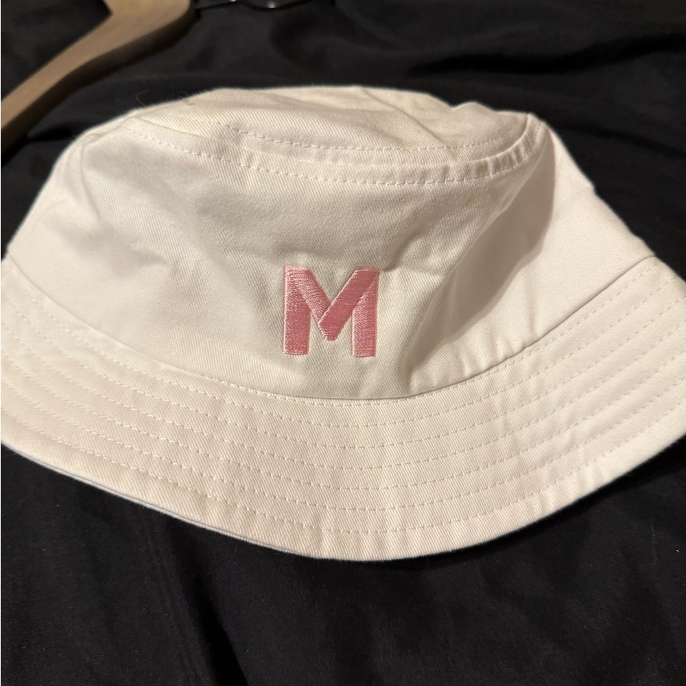 Pink "M" initialed bucket hat